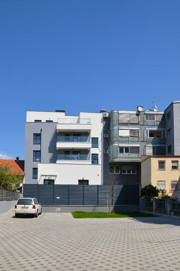 Aetherius Red Zagreb Buitenkant foto