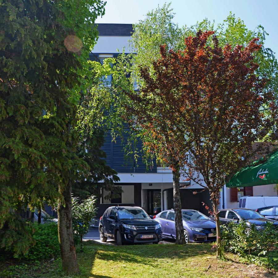 Aetherius Red Zagreb Buitenkant foto